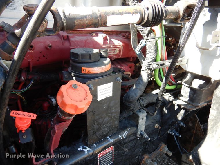 image for item DJ0807 2013 Mack CHU613  semi truck