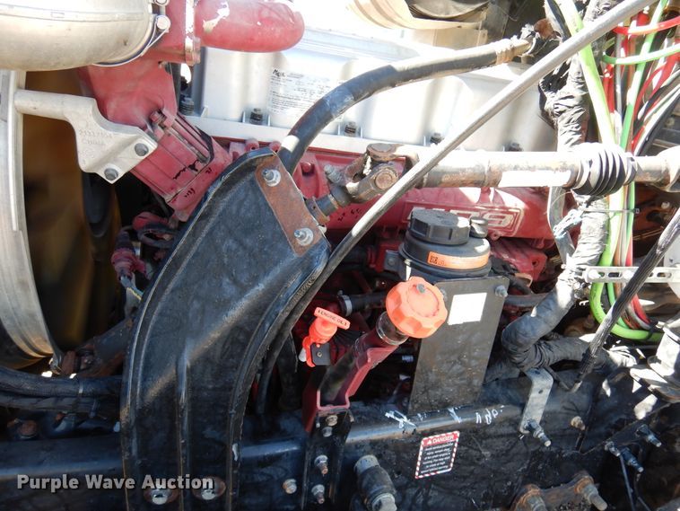 image for item DJ0807 2013 Mack CHU613  semi truck