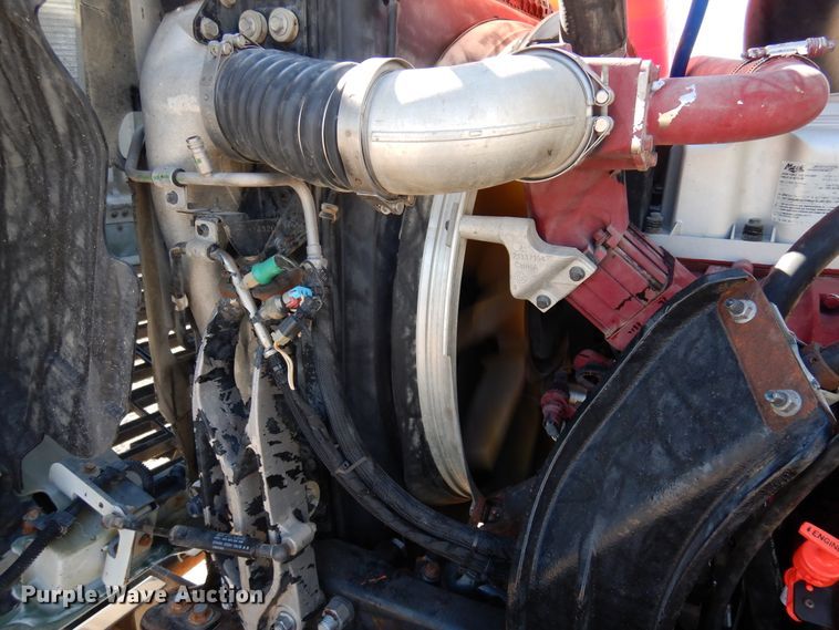 image for item DJ0807 2013 Mack CHU613  semi truck