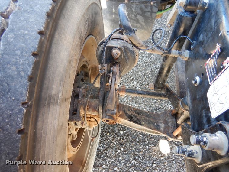 image for item DJ0807 2013 Mack CHU613  semi truck