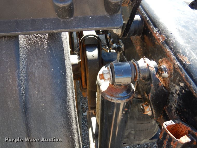 image for item DJ0807 2013 Mack CHU613  semi truck