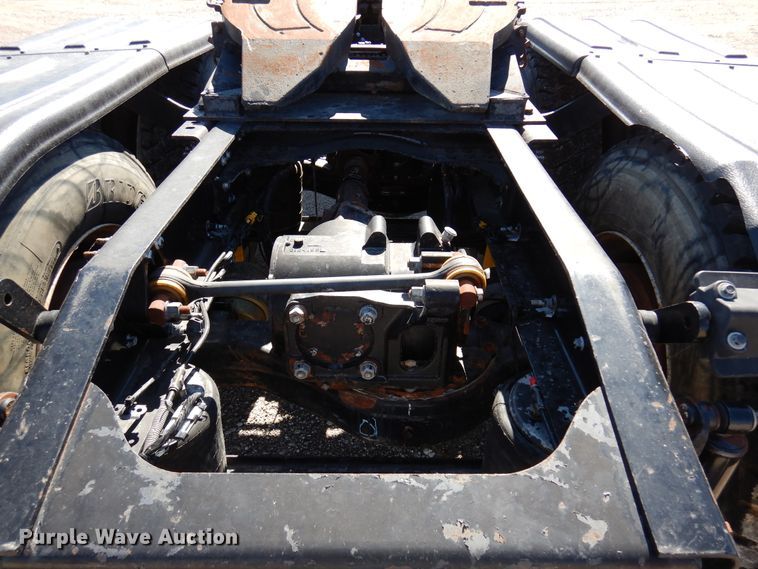 image for item DJ0807 2013 Mack CHU613  semi truck