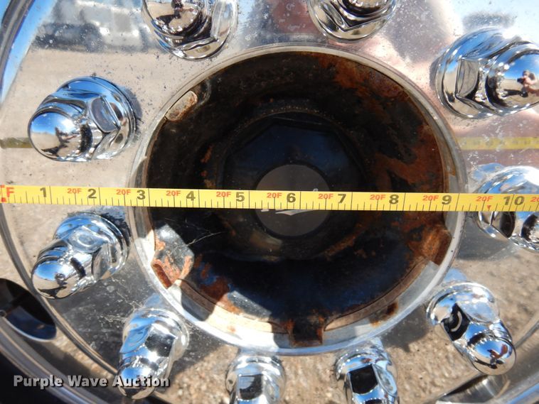 image for item DJ0807 2013 Mack CHU613  semi truck