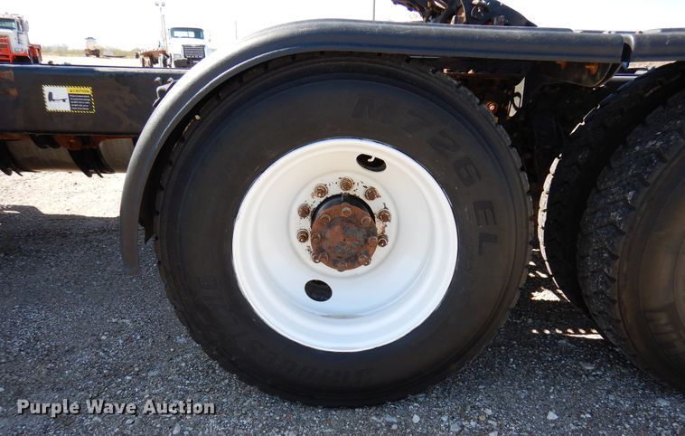 image for item DJ0807 2013 Mack CHU613  semi truck