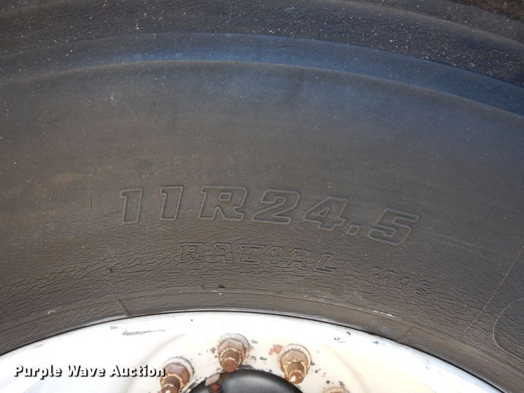 image for item DJ0807 2013 Mack CHU613  semi truck