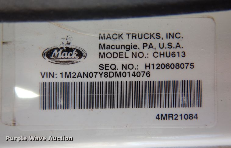 image for item DJ0807 2013 Mack CHU613  semi truck
