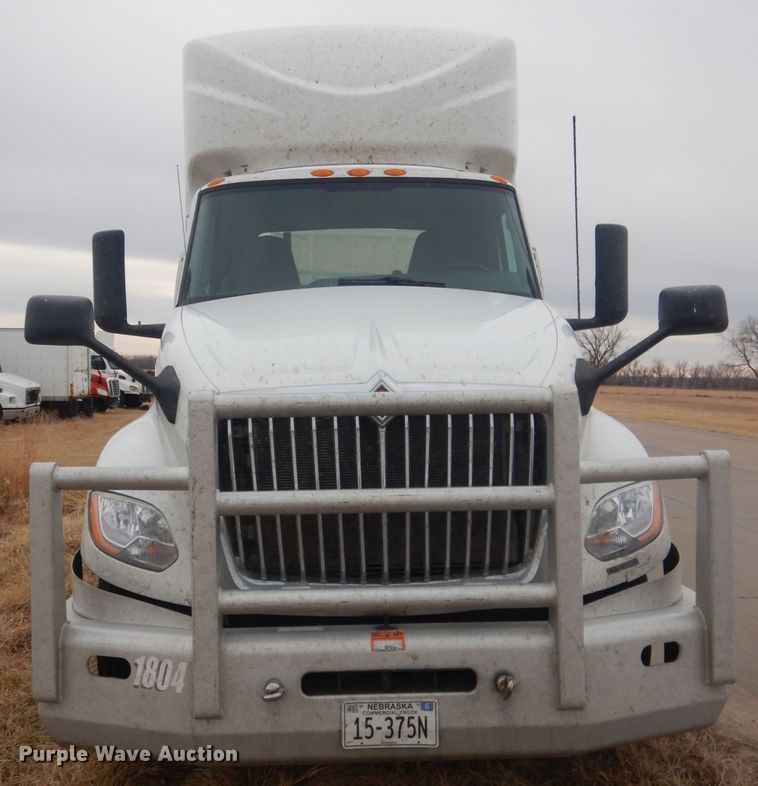 image for item DJ1251 2018 International LT62F  semi truck