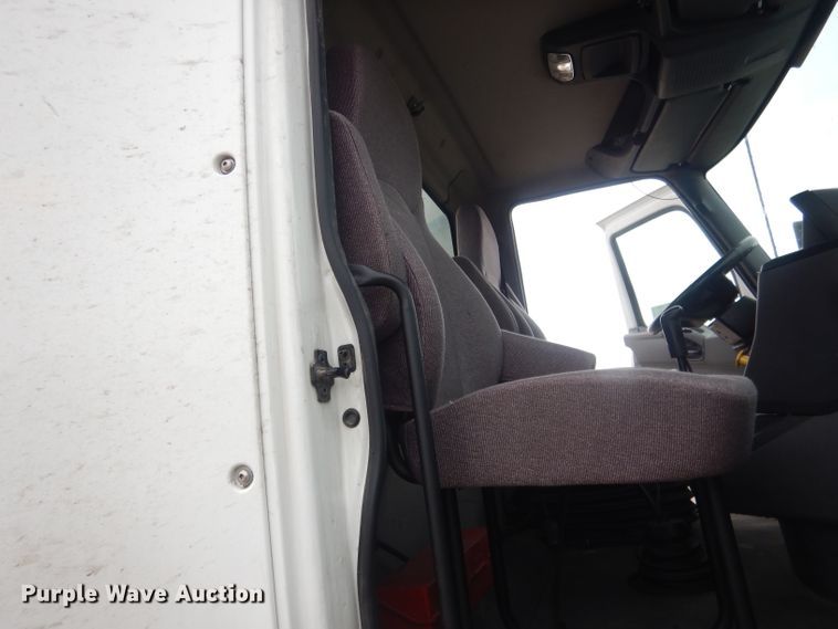 image for item DJ1251 2018 International LT62F  semi truck