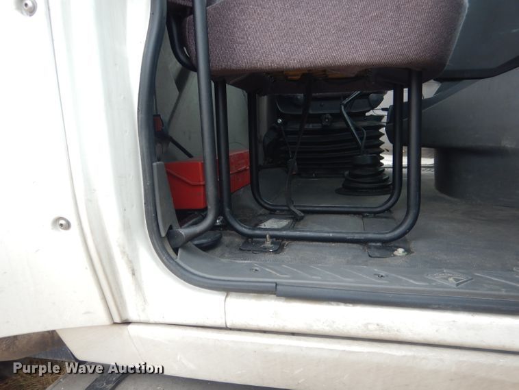 image for item DJ1251 2018 International LT62F  semi truck