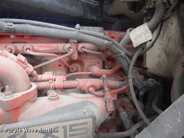 image for item DJ1251 2018 International LT62F  semi truck