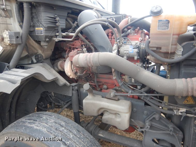 image for item DJ1251 2018 International LT62F  semi truck