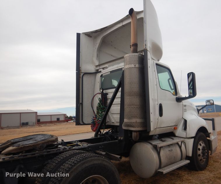 image for item DJ1251 2018 International LT62F  semi truck