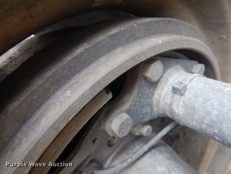 image for item DJ1251 2018 International LT62F  semi truck