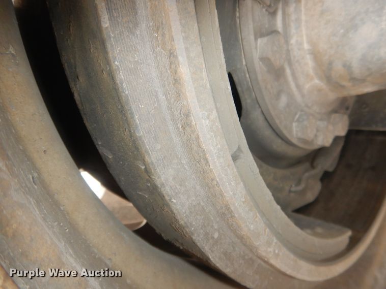 image for item DJ1251 2018 International LT62F  semi truck