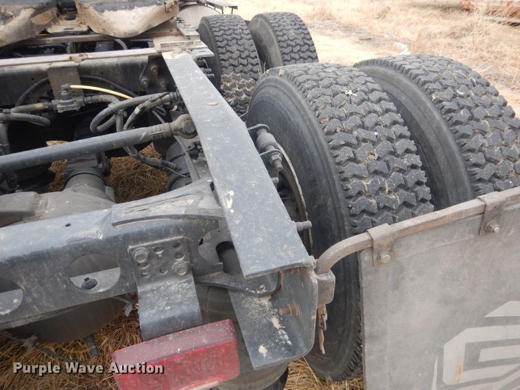 image for item DJ1251 2018 International LT62F  semi truck