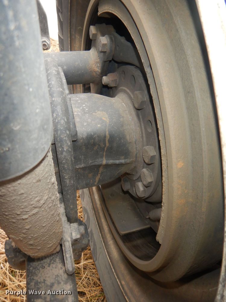 image for item DJ1251 2018 International LT62F  semi truck