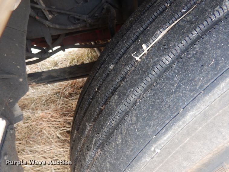 image for item DJ1251 2018 International LT62F  semi truck