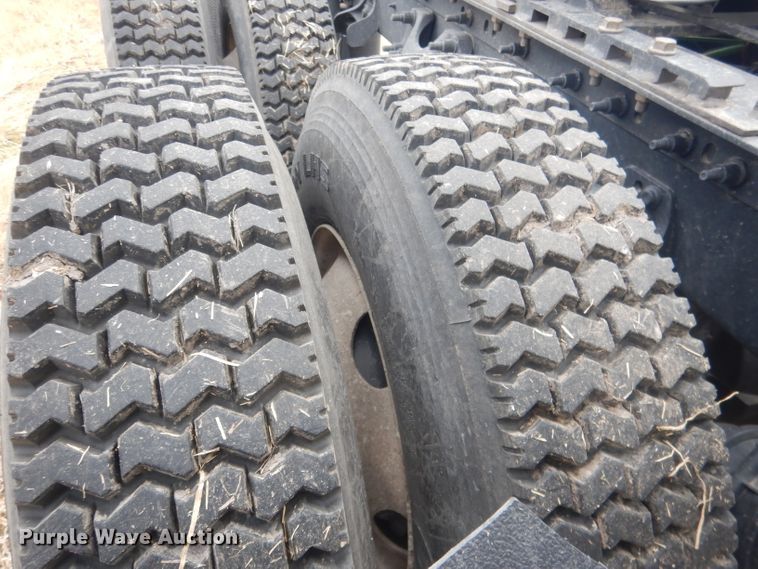 image for item DJ1251 2018 International LT62F  semi truck