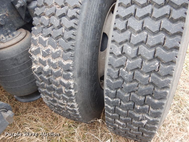 image for item DJ1251 2018 International LT62F  semi truck