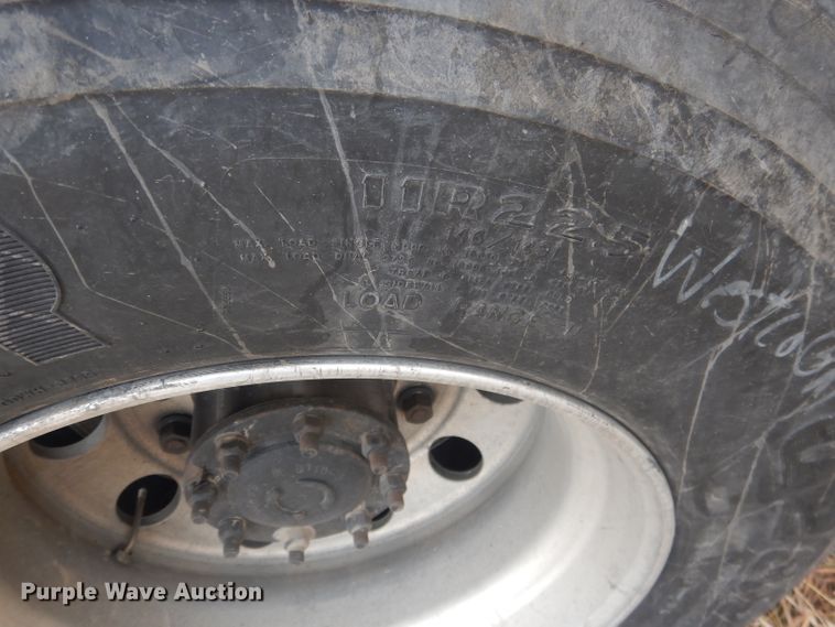 image for item DJ1251 2018 International LT62F  semi truck