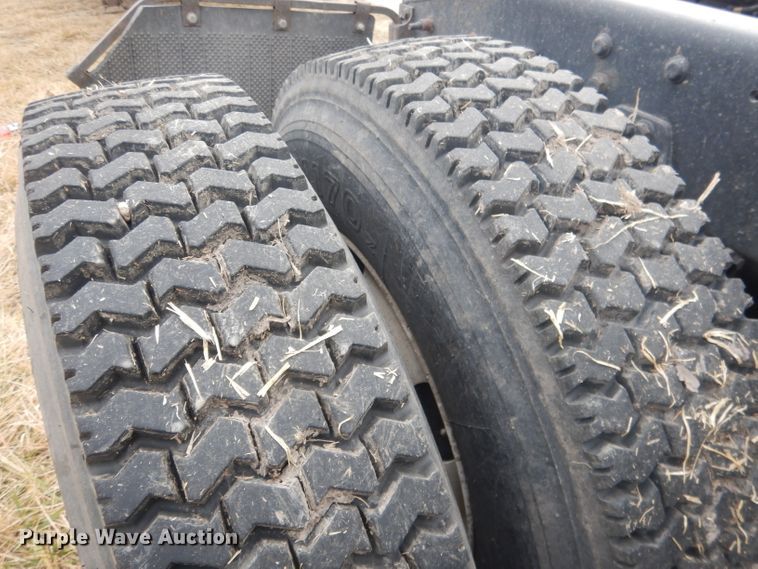 image for item DJ1251 2018 International LT62F  semi truck