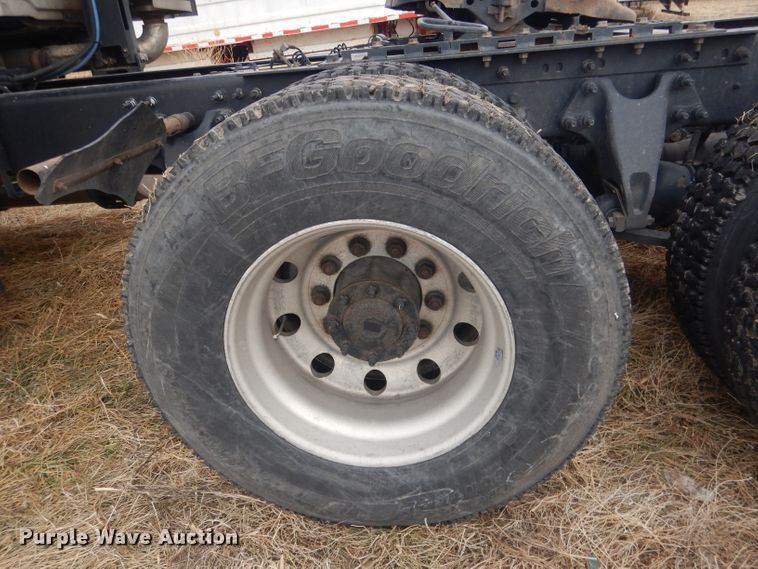 image for item DJ1251 2018 International LT62F  semi truck