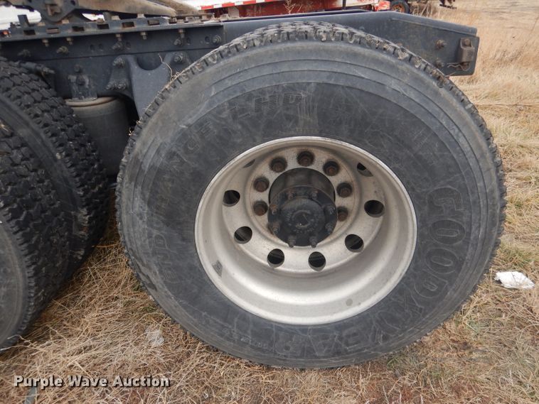 image for item DJ1251 2018 International LT62F  semi truck