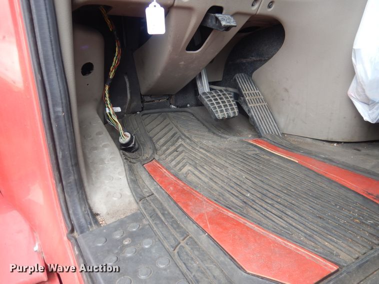 image for item DJ1252 2016 Freightliner Cascadia 113  semi truck