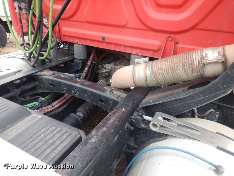 image for item DJ1252 2016 Freightliner Cascadia 113  semi truck