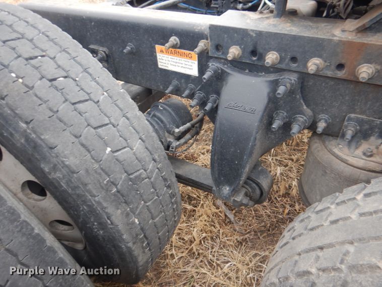 image for item DJ1252 2016 Freightliner Cascadia 113  semi truck