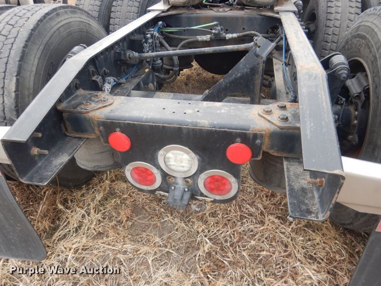 image for item DJ1252 2016 Freightliner Cascadia 113  semi truck