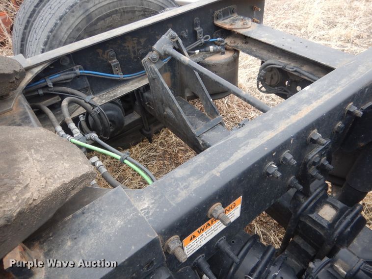 image for item DJ1252 2016 Freightliner Cascadia 113  semi truck