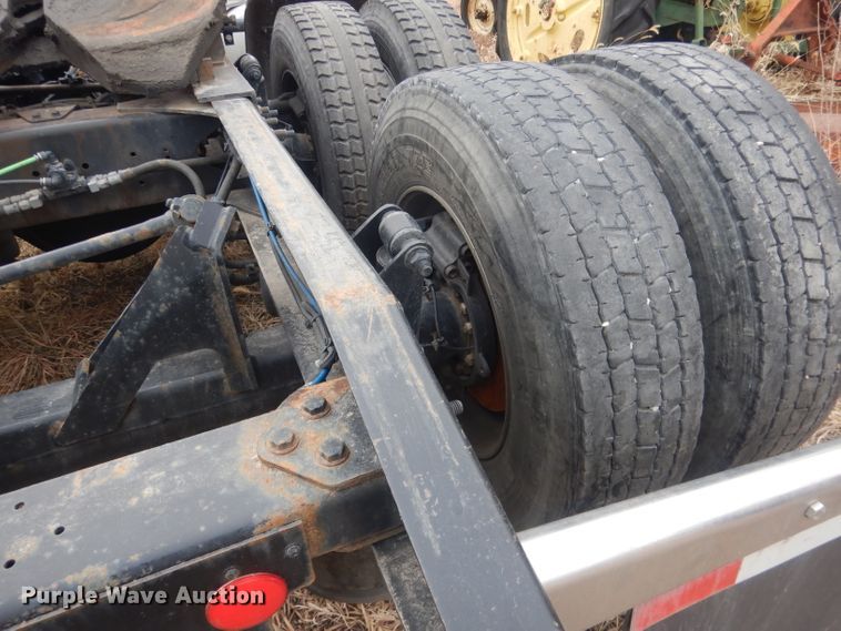 image for item DJ1252 2016 Freightliner Cascadia 113  semi truck