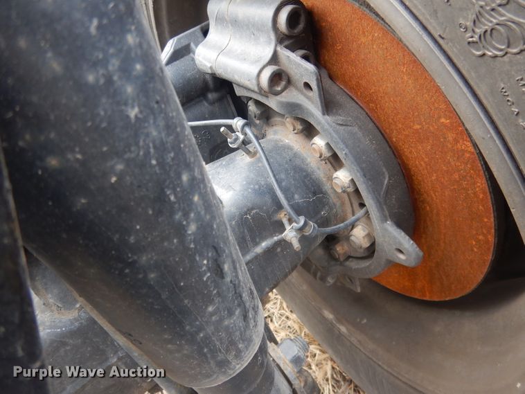 image for item DJ1252 2016 Freightliner Cascadia 113  semi truck