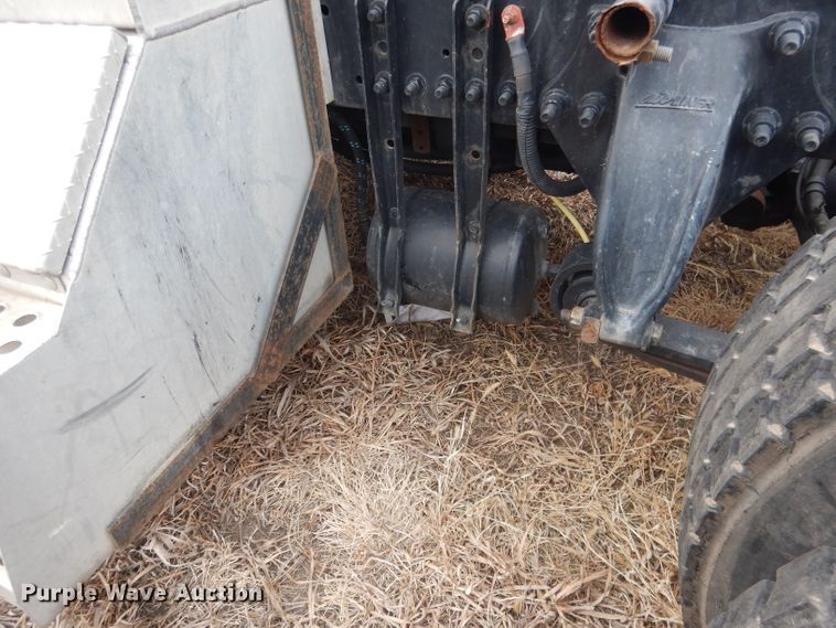 image for item DJ1252 2016 Freightliner Cascadia 113  semi truck