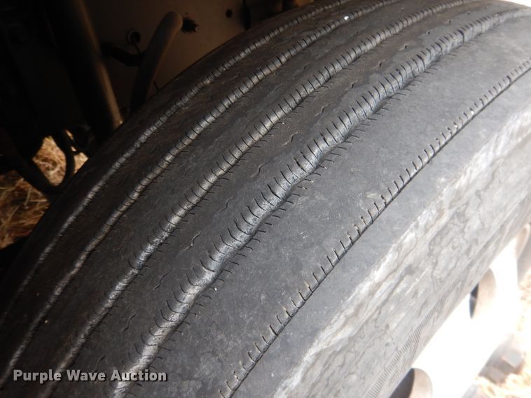 image for item DJ1252 2016 Freightliner Cascadia 113  semi truck