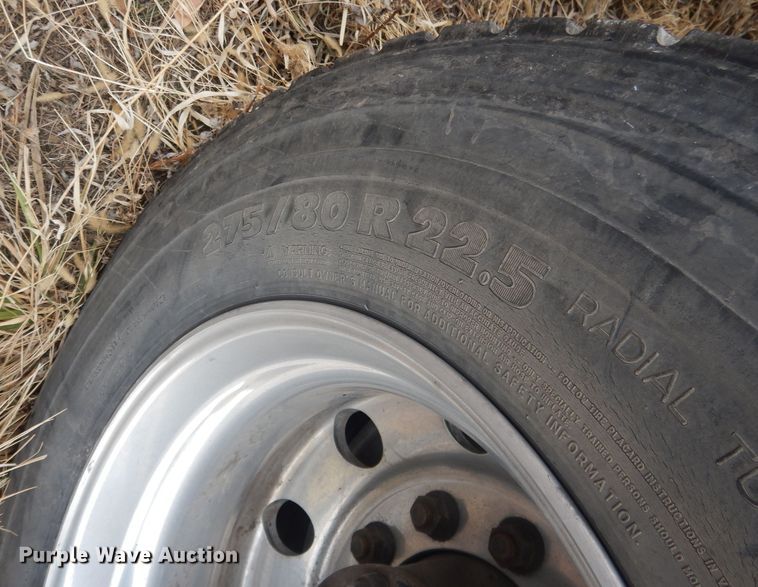 image for item DJ1252 2016 Freightliner Cascadia 113  semi truck