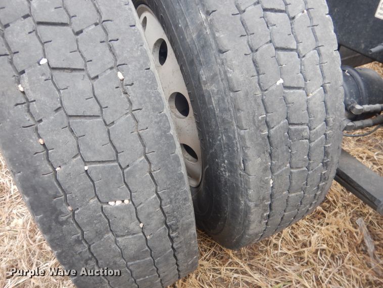 image for item DJ1252 2016 Freightliner Cascadia 113  semi truck