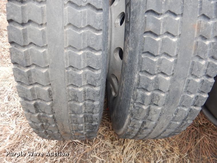 image for item DJ1252 2016 Freightliner Cascadia 113  semi truck