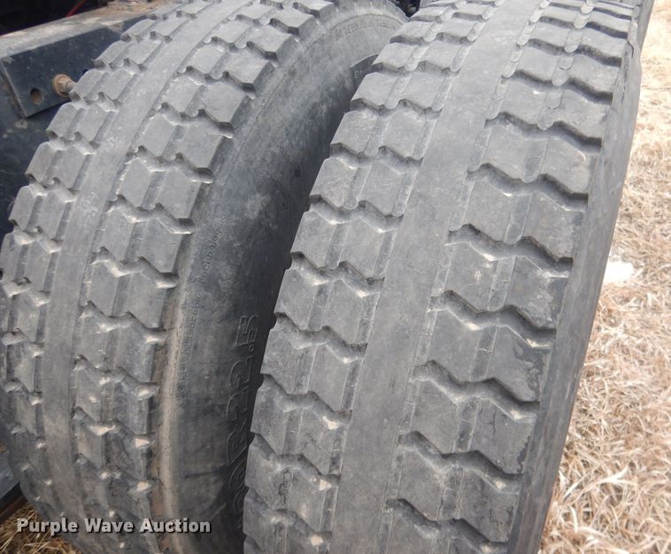 image for item DJ1252 2016 Freightliner Cascadia 113  semi truck