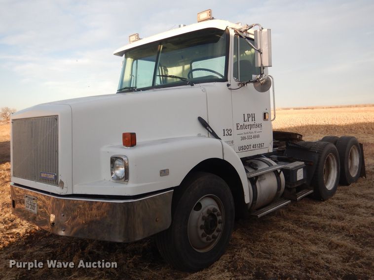 image for item DJ1255 1995 WhiteGMC WG  semi truck