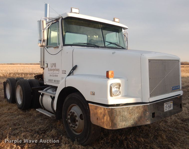image for item DJ1255 1995 WhiteGMC WG  semi truck