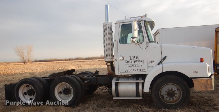 image for item DJ1255 1995 WhiteGMC WG  semi truck