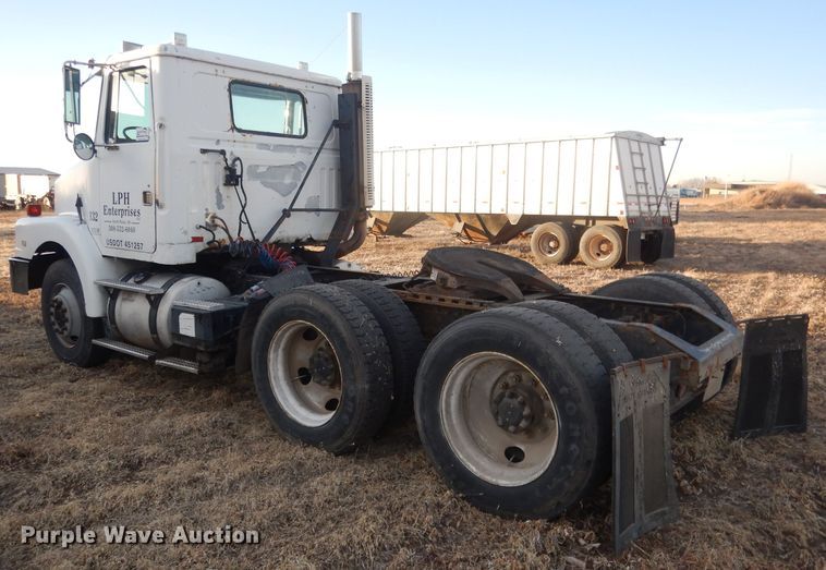 image for item DJ1255 1995 WhiteGMC WG  semi truck
