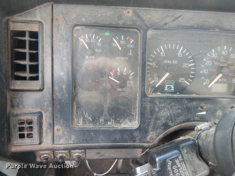 image for item DJ1255 1995 WhiteGMC WG  semi truck