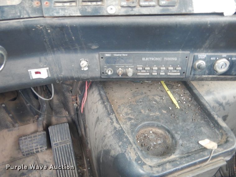 image for item DJ1255 1995 WhiteGMC WG  semi truck