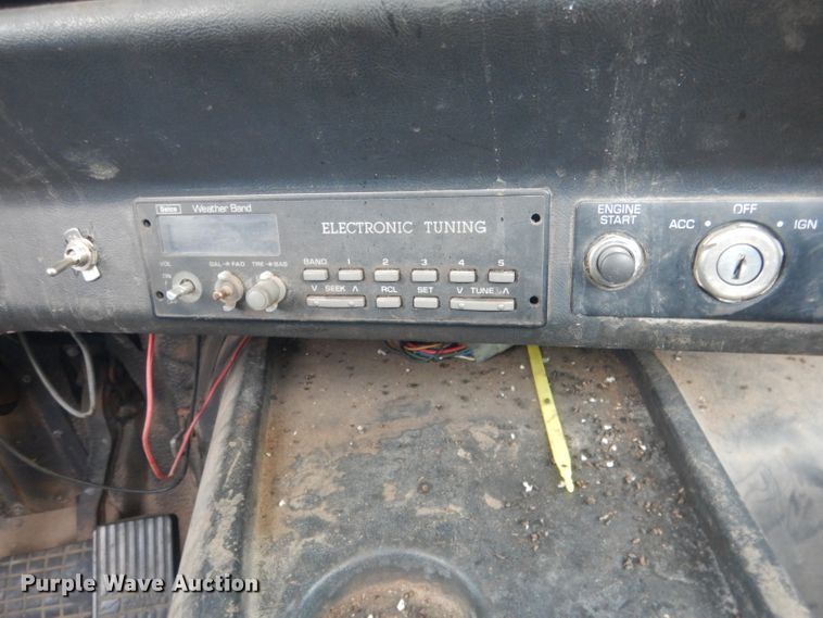 image for item DJ1255 1995 WhiteGMC WG  semi truck