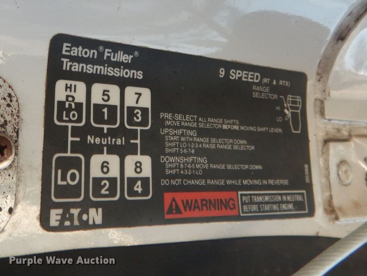 image for item DJ1255 1995 WhiteGMC WG  semi truck