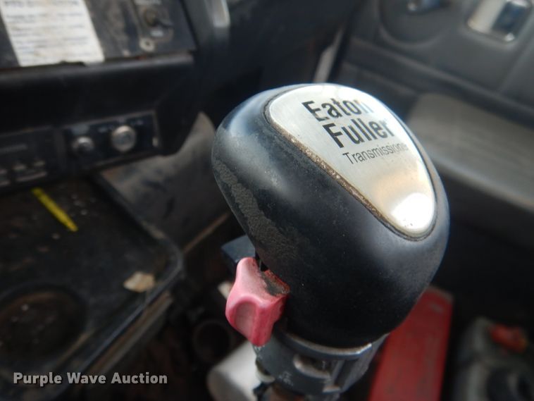 image for item DJ1255 1995 WhiteGMC WG  semi truck