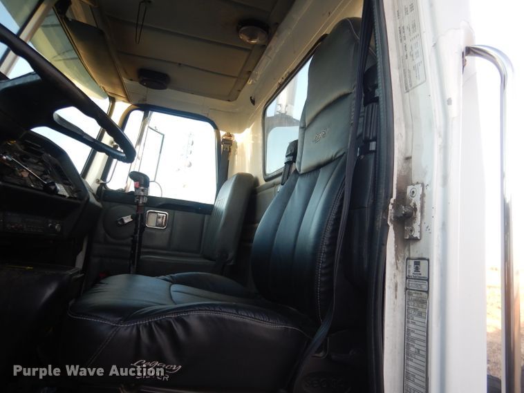 image for item DJ1255 1995 WhiteGMC WG  semi truck